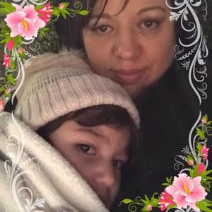 Meet your Posher, Dinorah